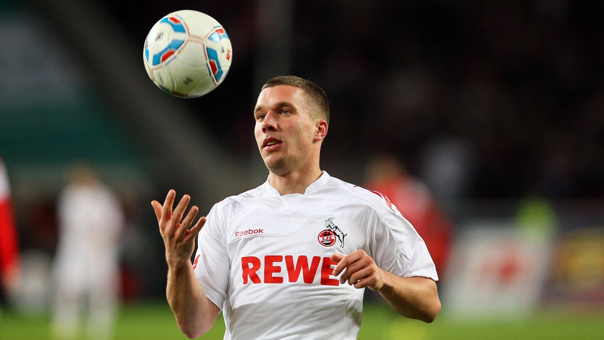 九游官网首页-西甲硬碰硬，比分1-1，比赛中场控制力强，关键球员传球成功率超90%