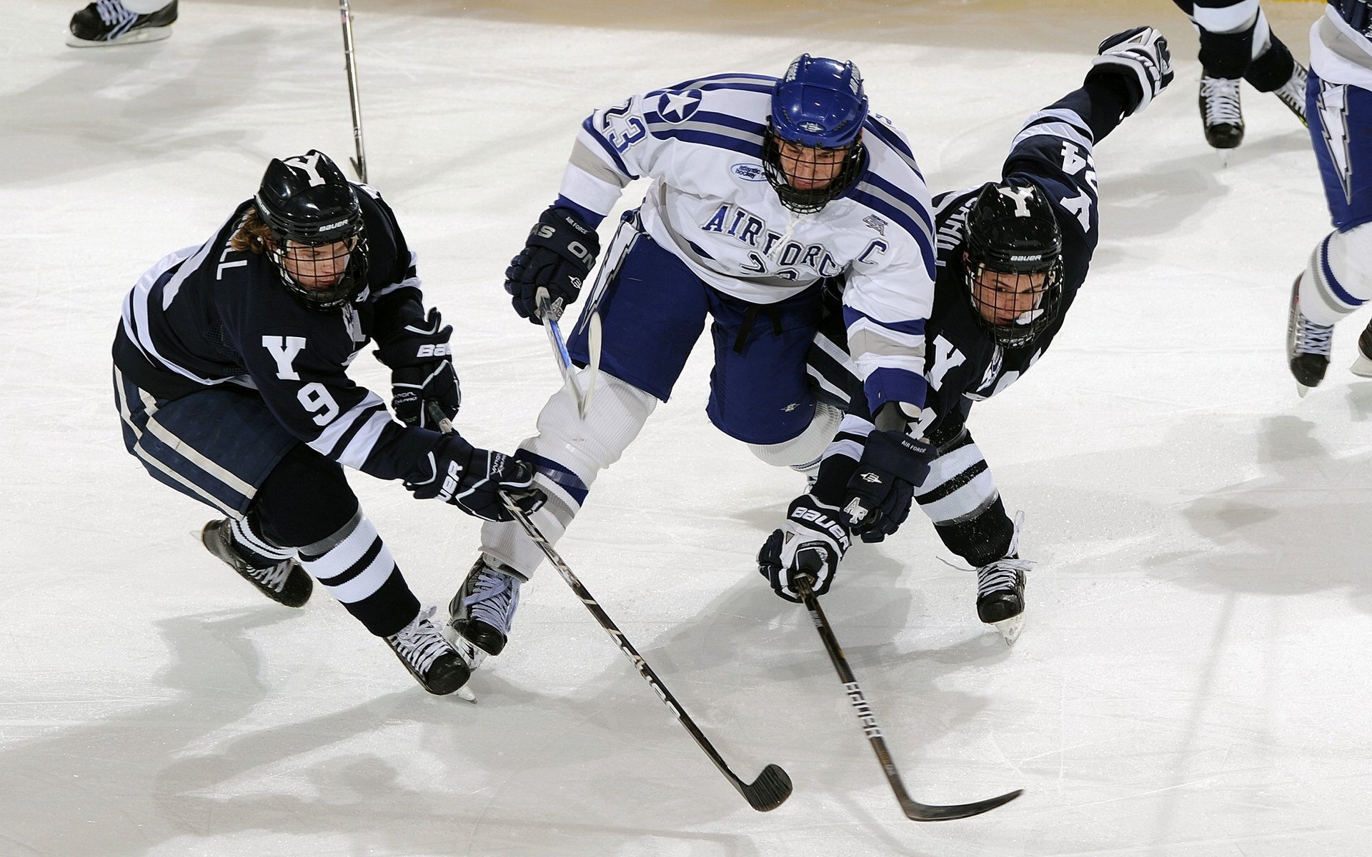 逆境中崛起的“战士”：那些在低迷后焕发新活力的球员眼前一亮